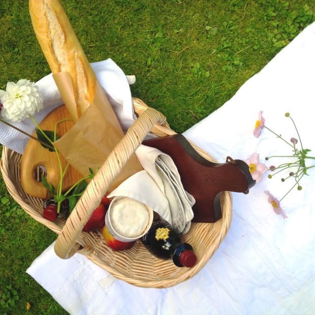 7 Steps To The Perfect Summer Picnic. Liebe was ist - perfektes Sommer-Picknick. Inspiration. Lifestyle Advice. Tipps und Tricks (13).jpg